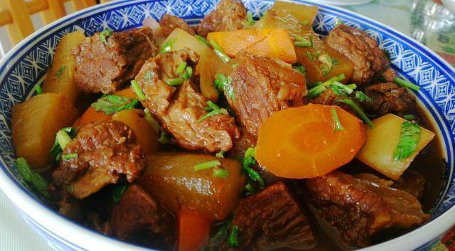 星空体育APP-
好吃的牛肉只要加这两种提味料炖煮牛肉酱香浓郁牛肉味十足不油腻(图16)