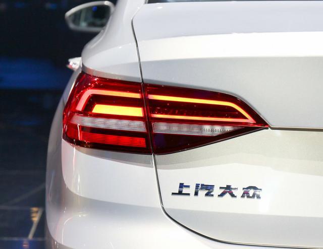 星空体育APP网站-
大榕树数据中心机房动环监控治理系统 替您一站解决机房难题(图4) 星空体育APP网站